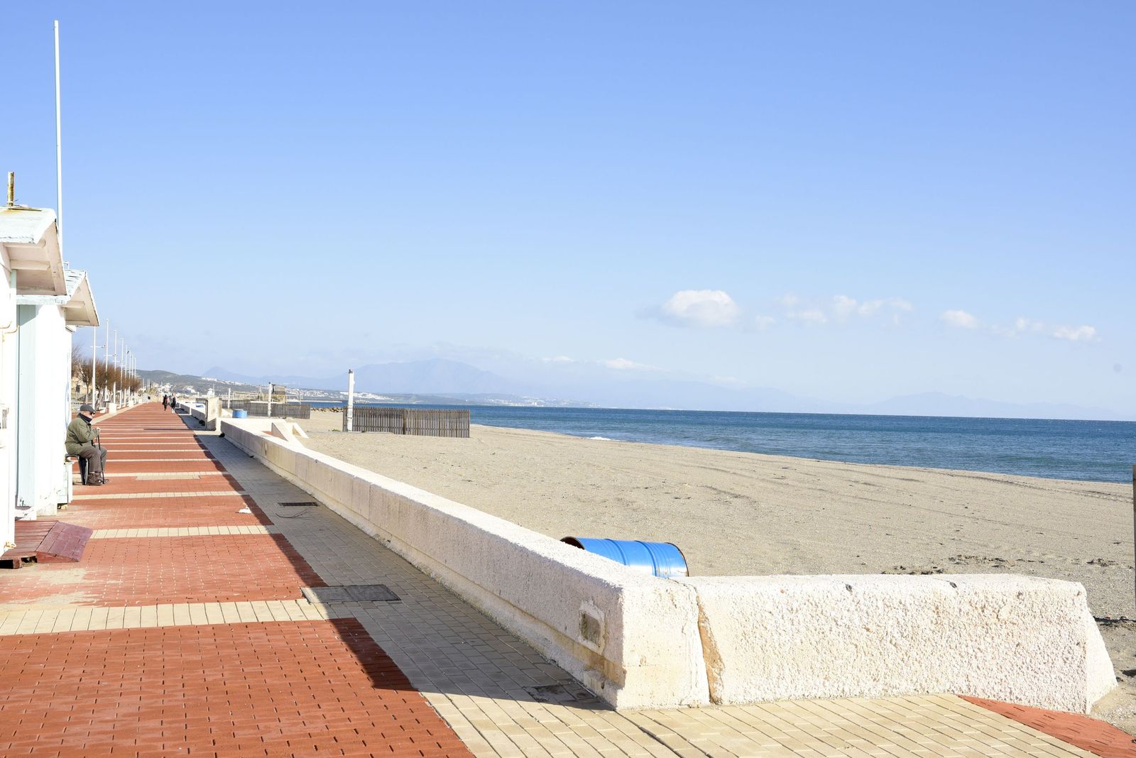 Las fotografías de un sábado en las playas de La línea tras las borrascas