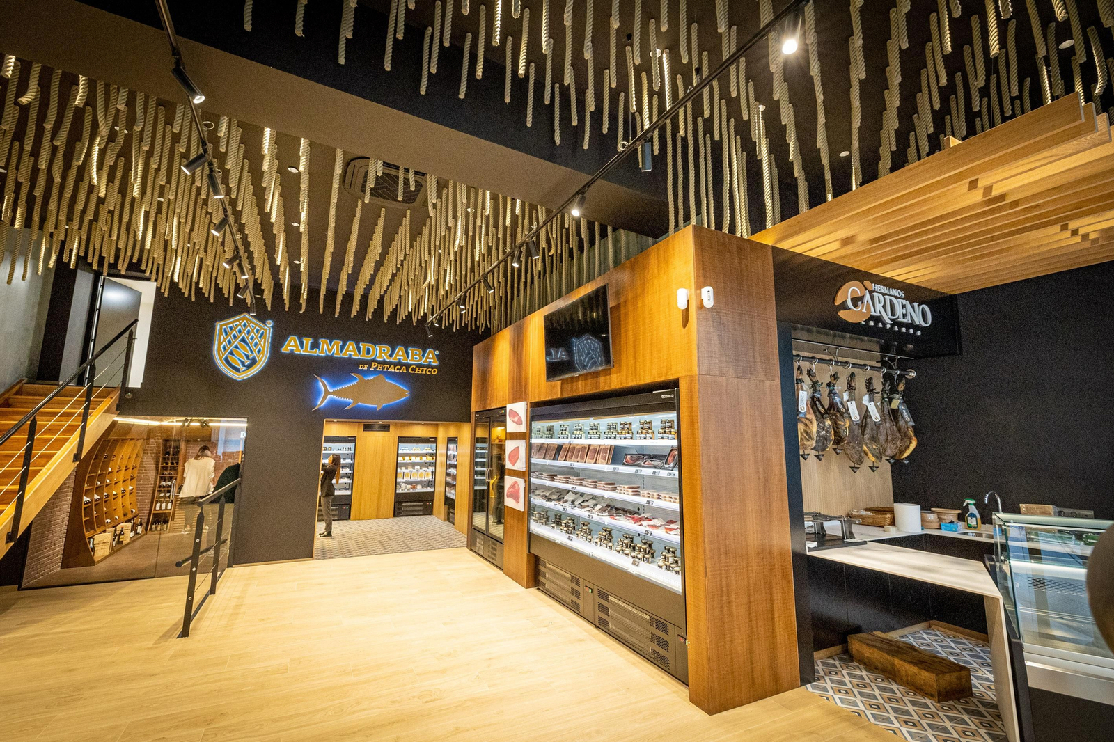 Imágenes de ‘Shopping Almadraba’ la nueva tienda de Petaca Chico en Cádiz