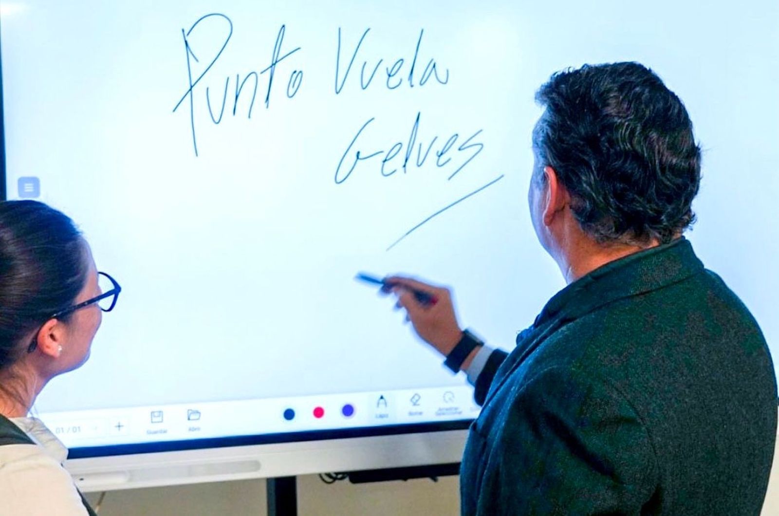 Queda inaugurada esta pizarra