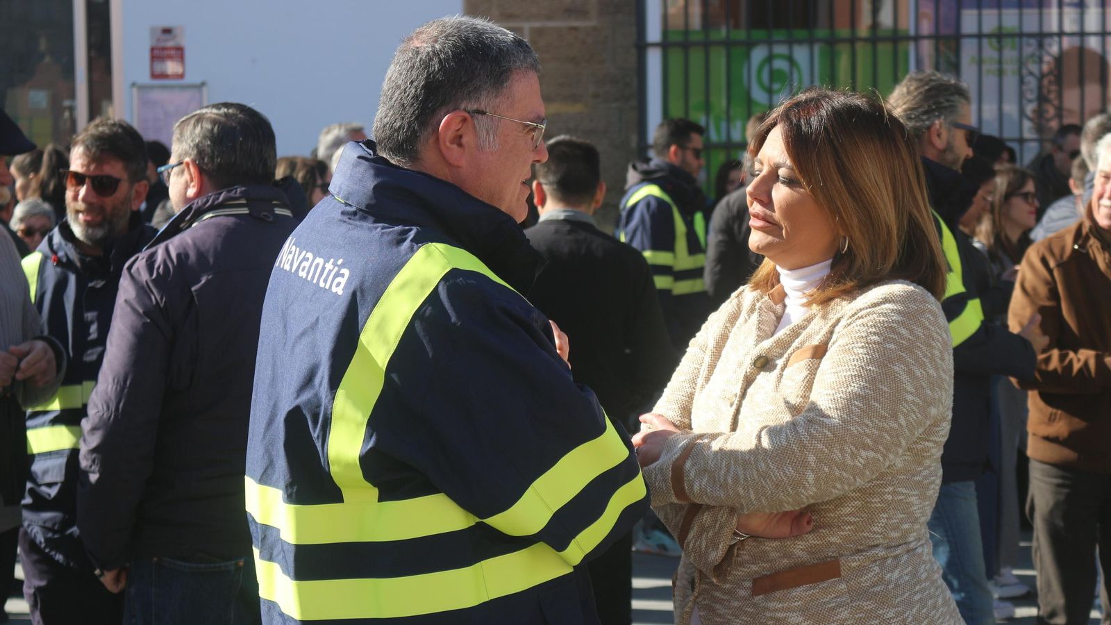 La alcaldesa de Puerto Real conversa con el presidente del comité