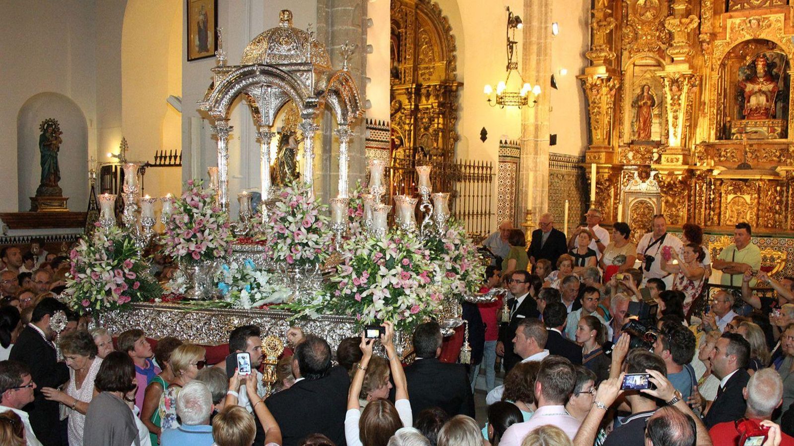 La Virgen de La Cinta, Patrona de Huelva, visita la parroquia de San Pedro hace ahora diez años.