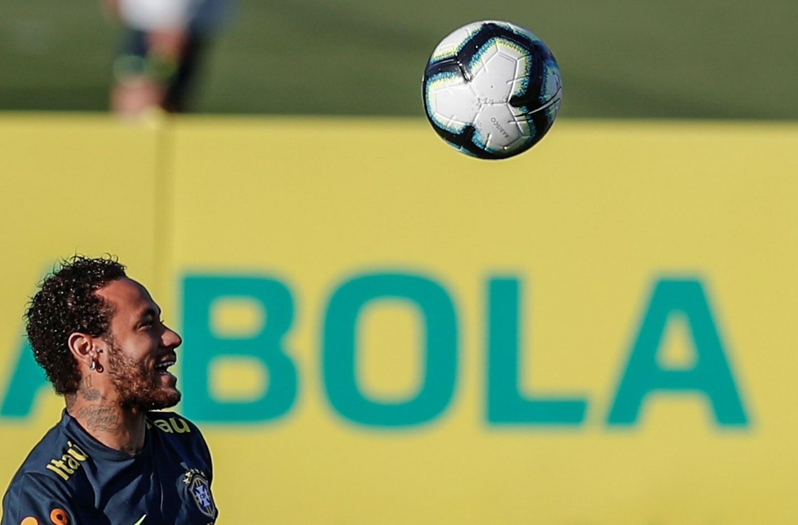 Neymar con la selección brasileña