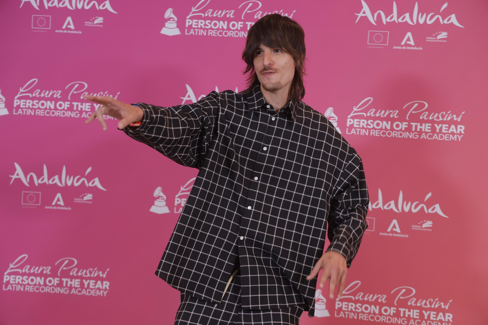 El homenaje a Laura Pausini en los Grammy Latinos de Sevilla, en imágenes