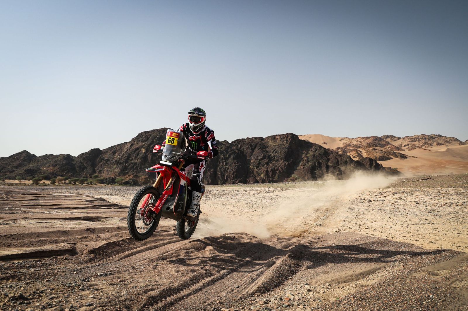 El español Tosha Schareina, en la tercera etapa del Dakar.