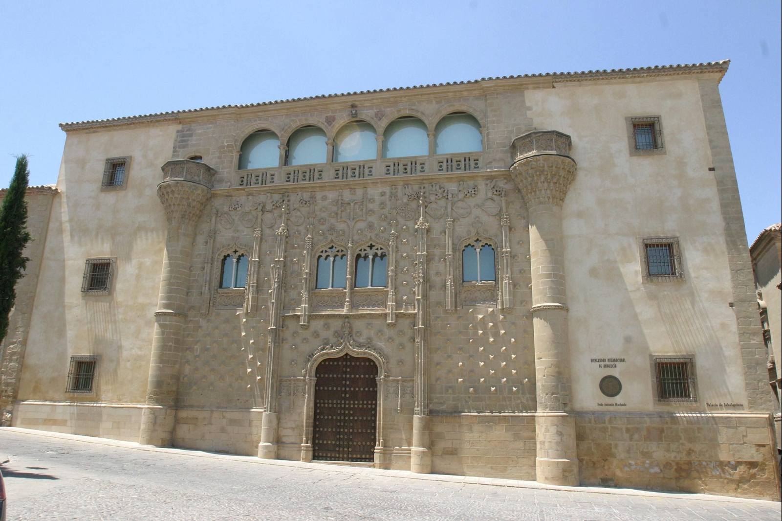 El Palacio de Jabalquinto, sede Antonio Machado de la Universidad Internacional de Andalucía.