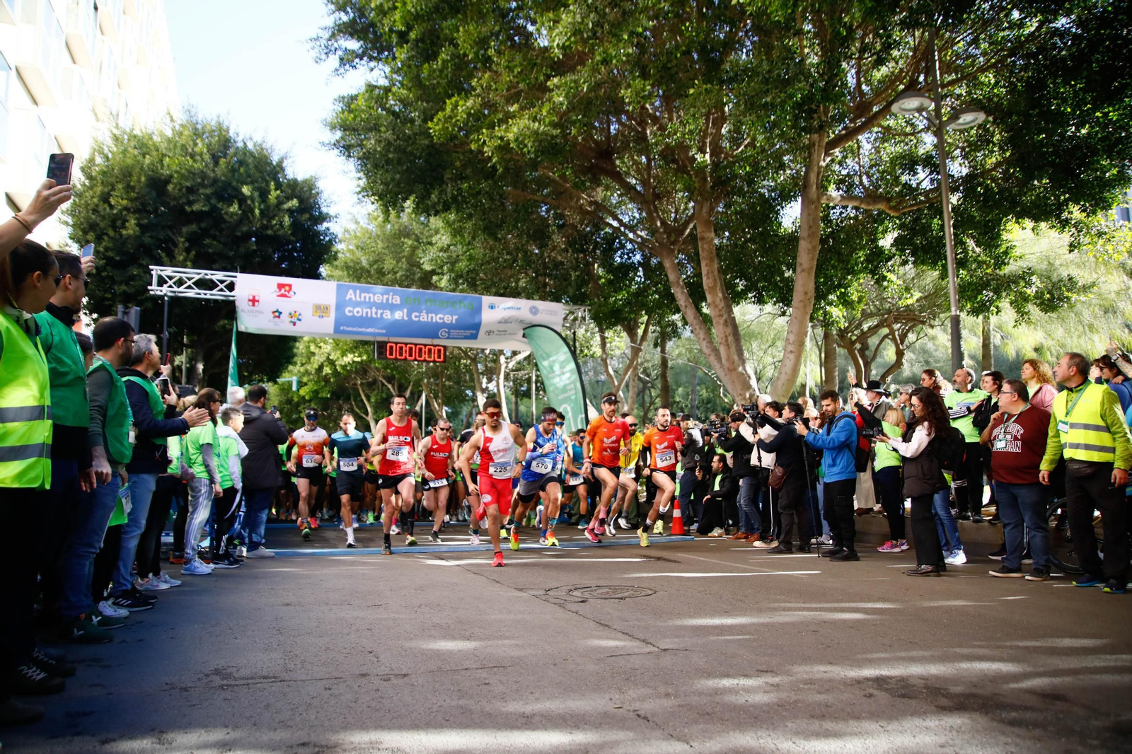 Imágenes de la Carrera contra el Cáncer de Almería
