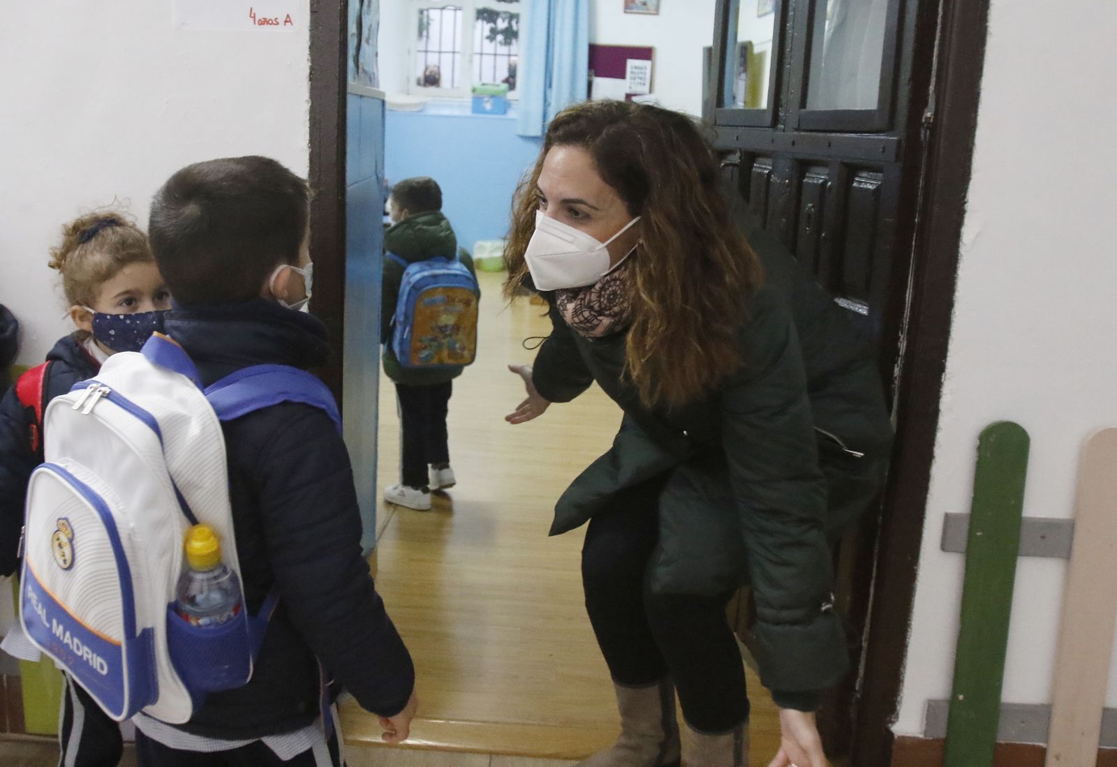 Las imágenes de la vuelta al colegio en Córdoba tras las vacaciones de Navidad