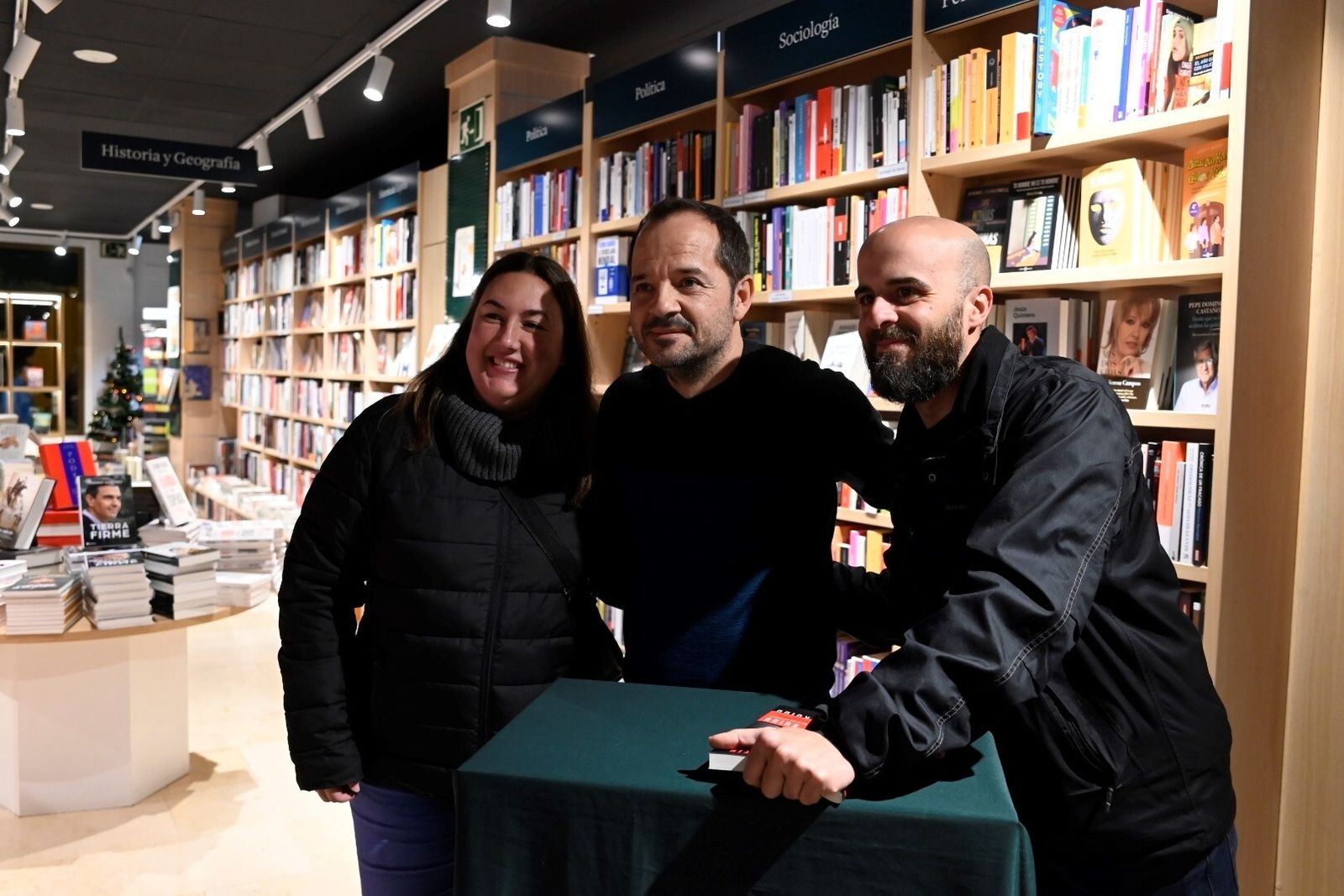 La firma de libros de Ángel Martín en Córdoba, en imágenes