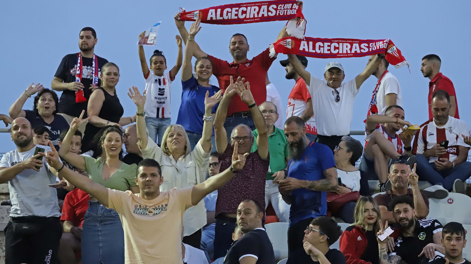 Fotos de la afición del Algeciras CF en el Nuevo Mirador