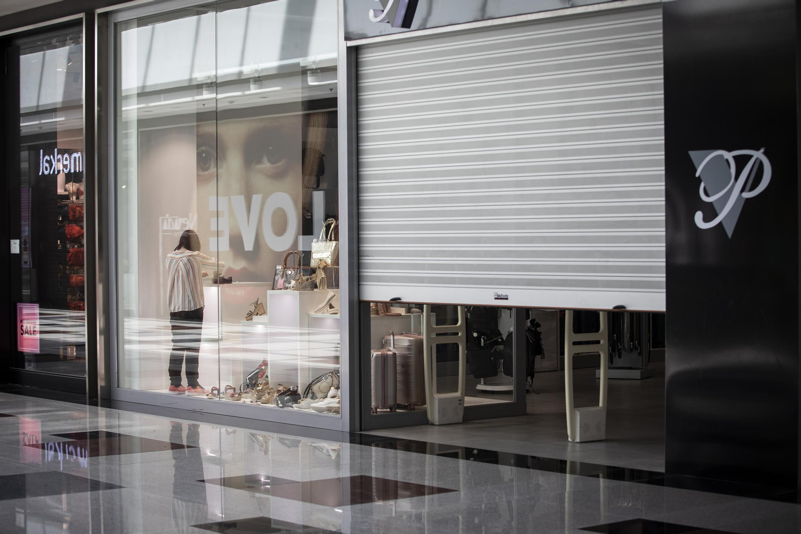 Así se prepara el Centro Comercial Nevada Shopping de Granada para la reapertura en la fase 2