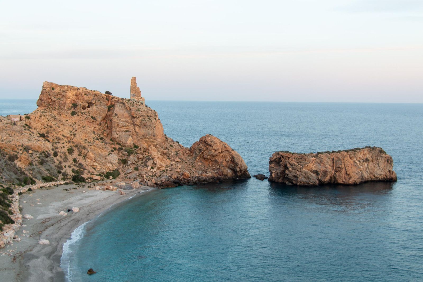 Así están las playas de Granada a pocos días de la Semana Santa