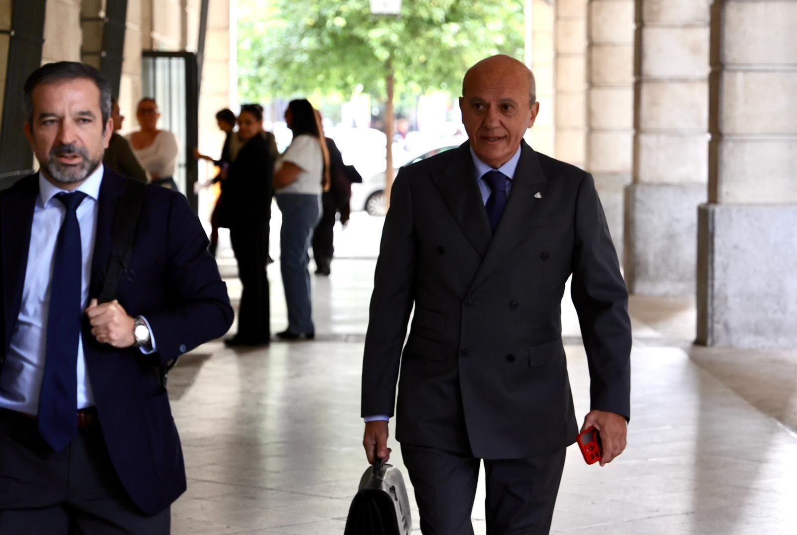 Del Nido llega a los Juzgados para declarar por la presunta estafa de que se le acusa.