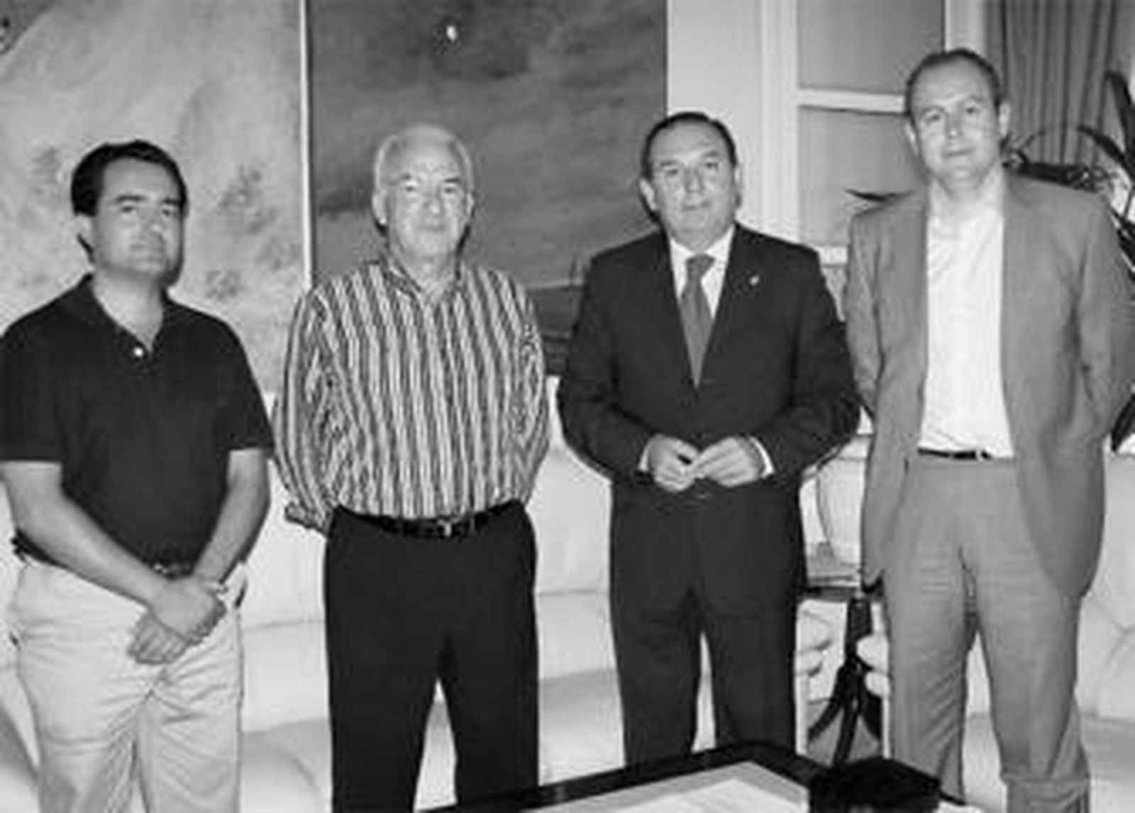 Robles y Delgado Bonilla, en la presentación del acuerdo para el traslado de Covirán.