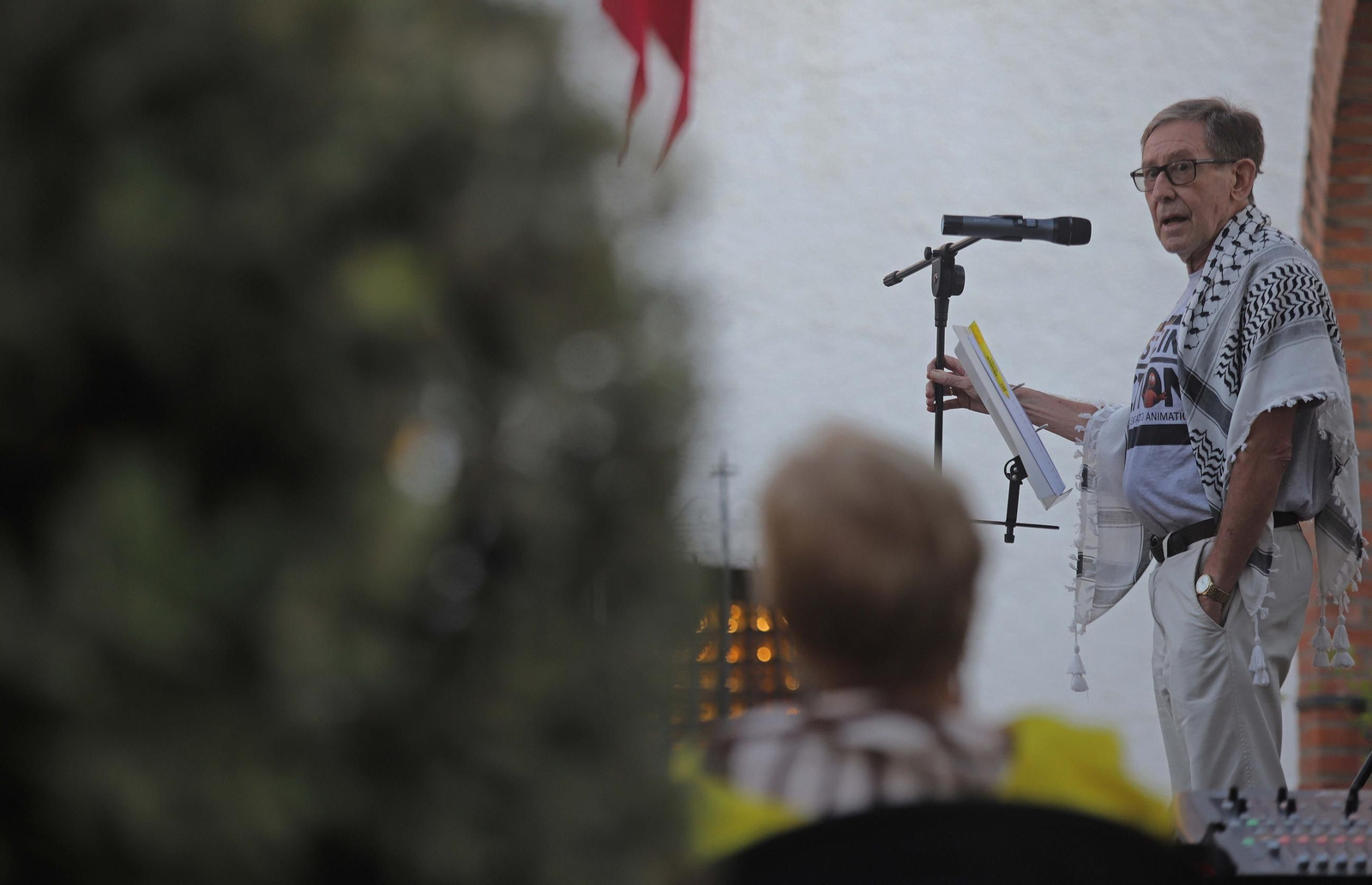Fotos del acto en solidaridad con Gaza organizado por Amnistia Internacional en Algeciras