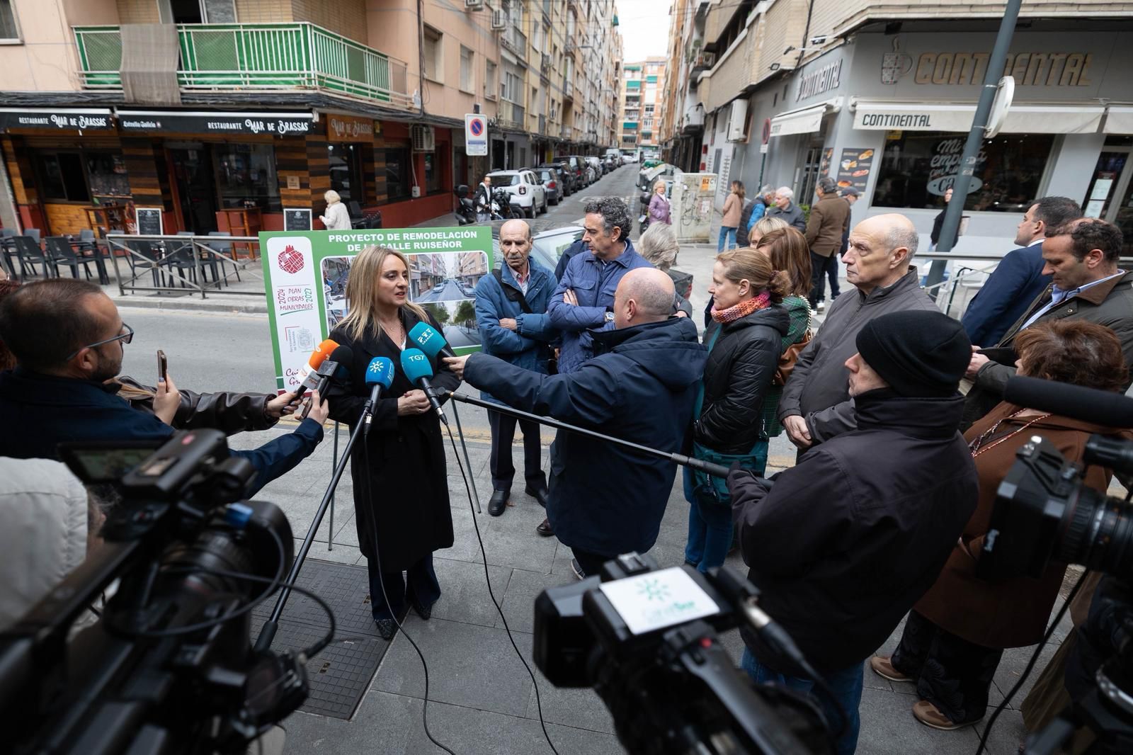 La alcaldesa ha presentado el proyecto de la calle Ruiseñor.