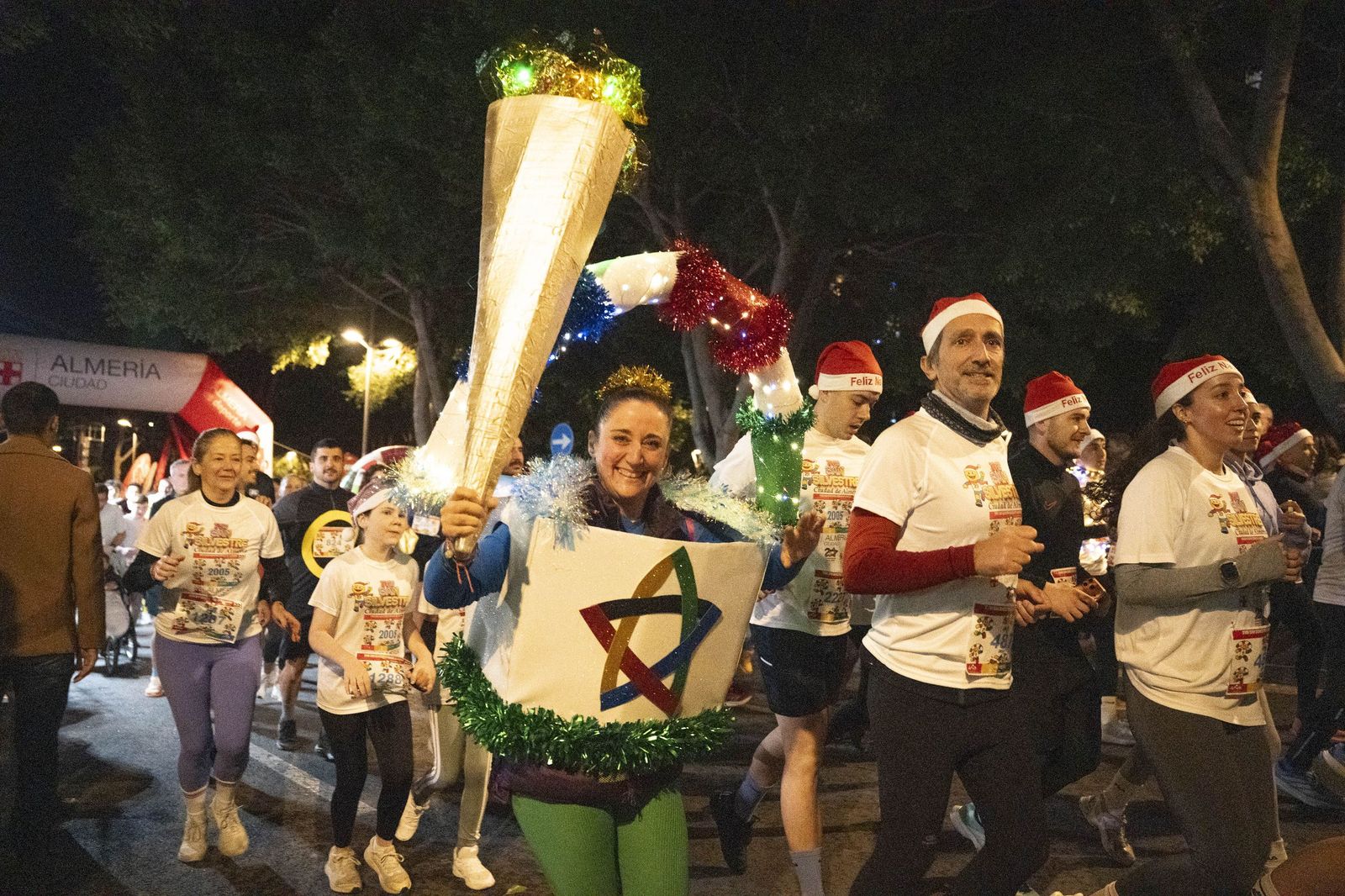 Almería corre y celebra su memoria olímpica en una San Silvestre de récord