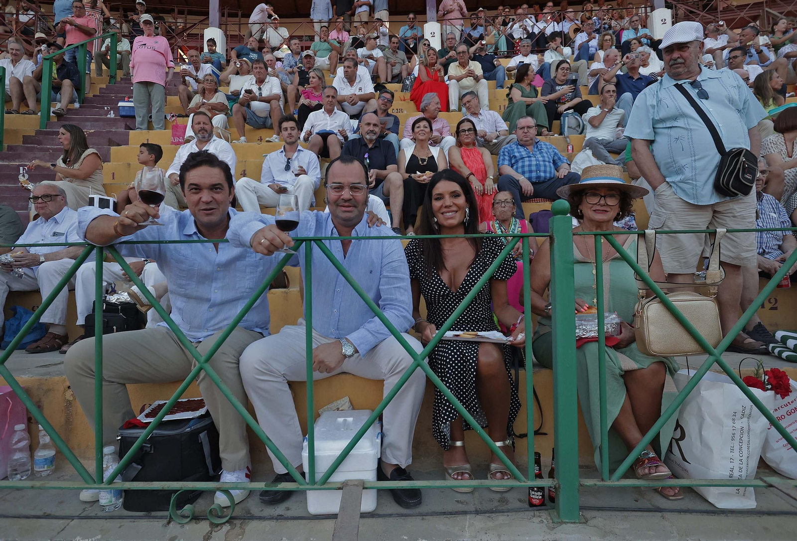 Búscate en la Plaza de Toros 'El Arenal' durante la corrida del domingo de la Feria de La Línea