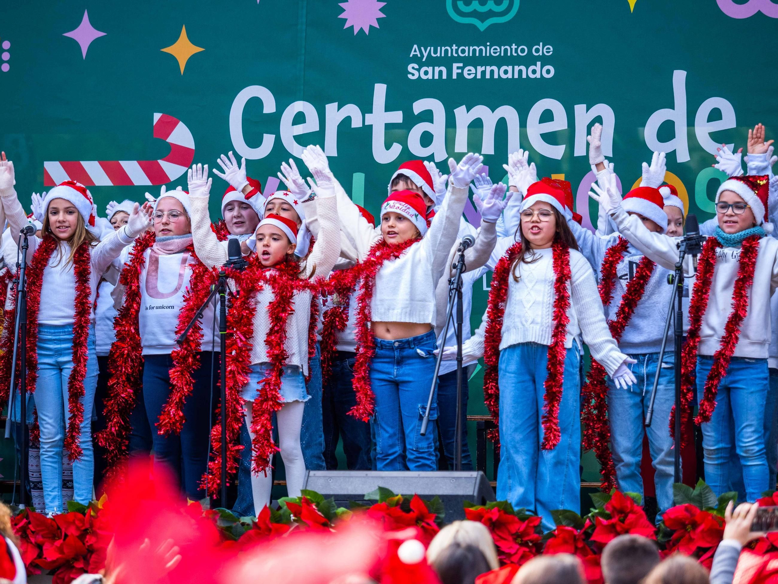 El Certamen de Villancicos de los colegios públicos de San Fernando, en imágenes