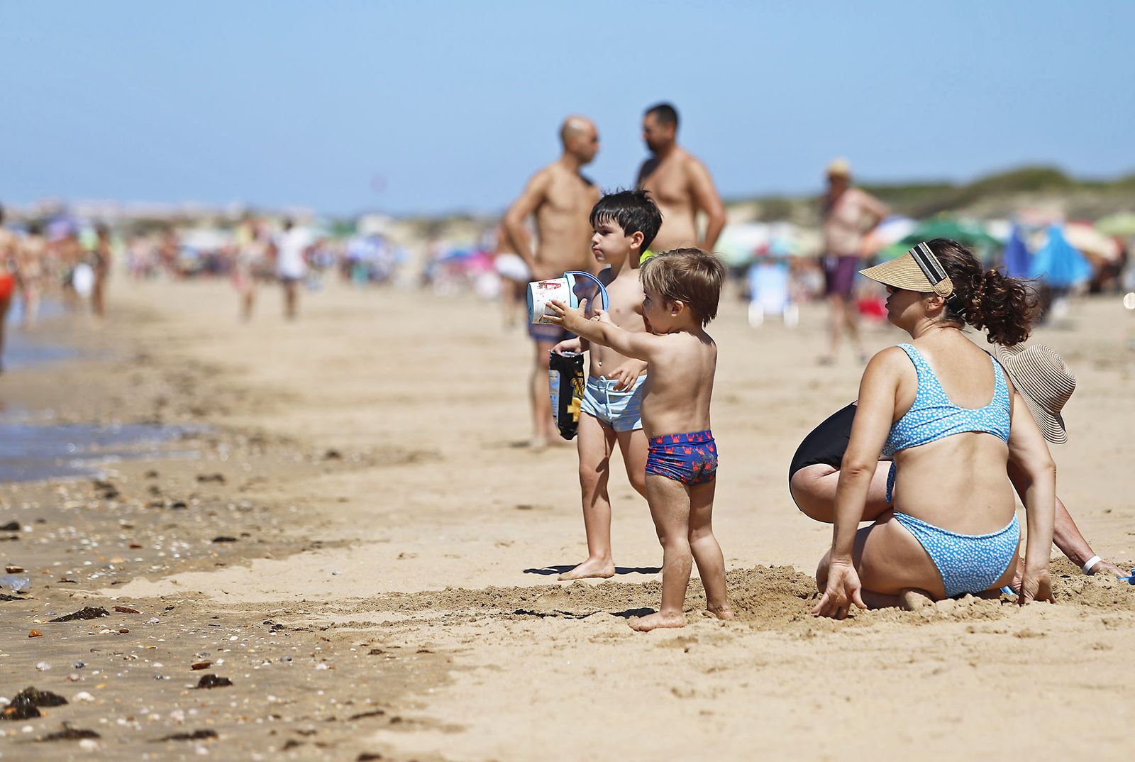 Imágenes de las playas de Huelva en el sábado 15 de agosto