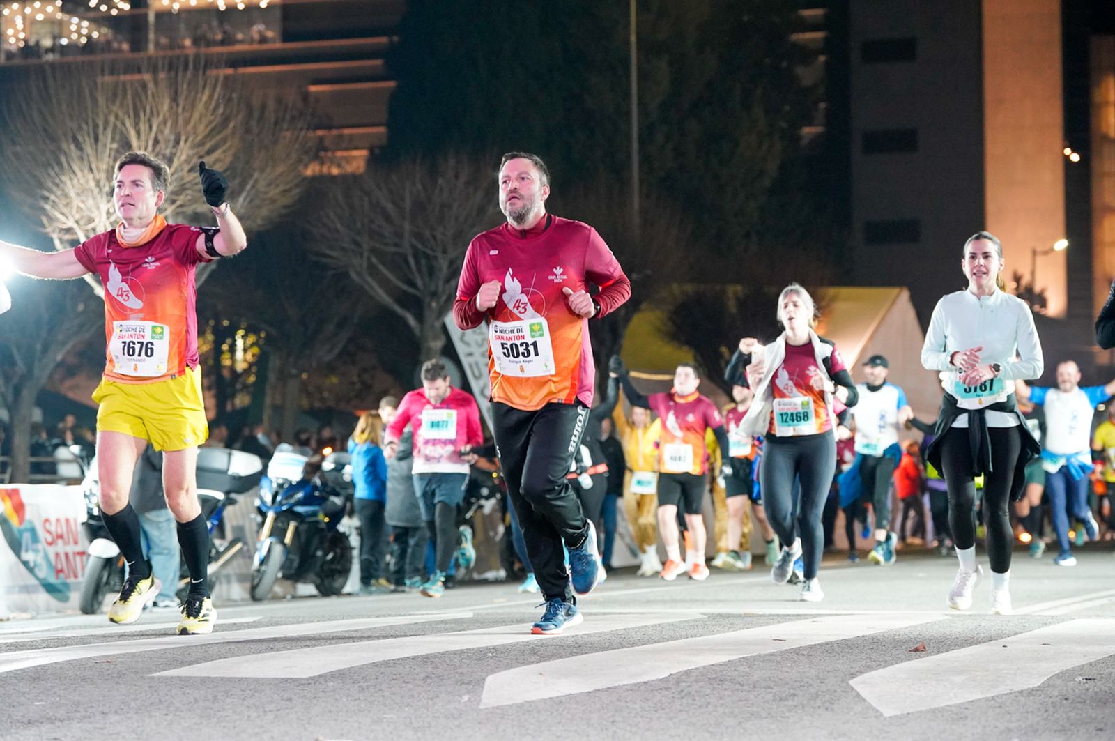 En imágenes: búscate en tu llegada a meta de la Carrera de San Antón 2026 (17)