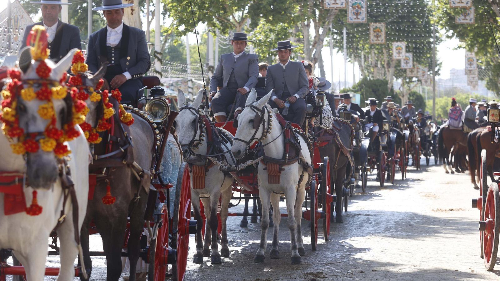 Hilera de carruajes en el Paseo de Caballos.