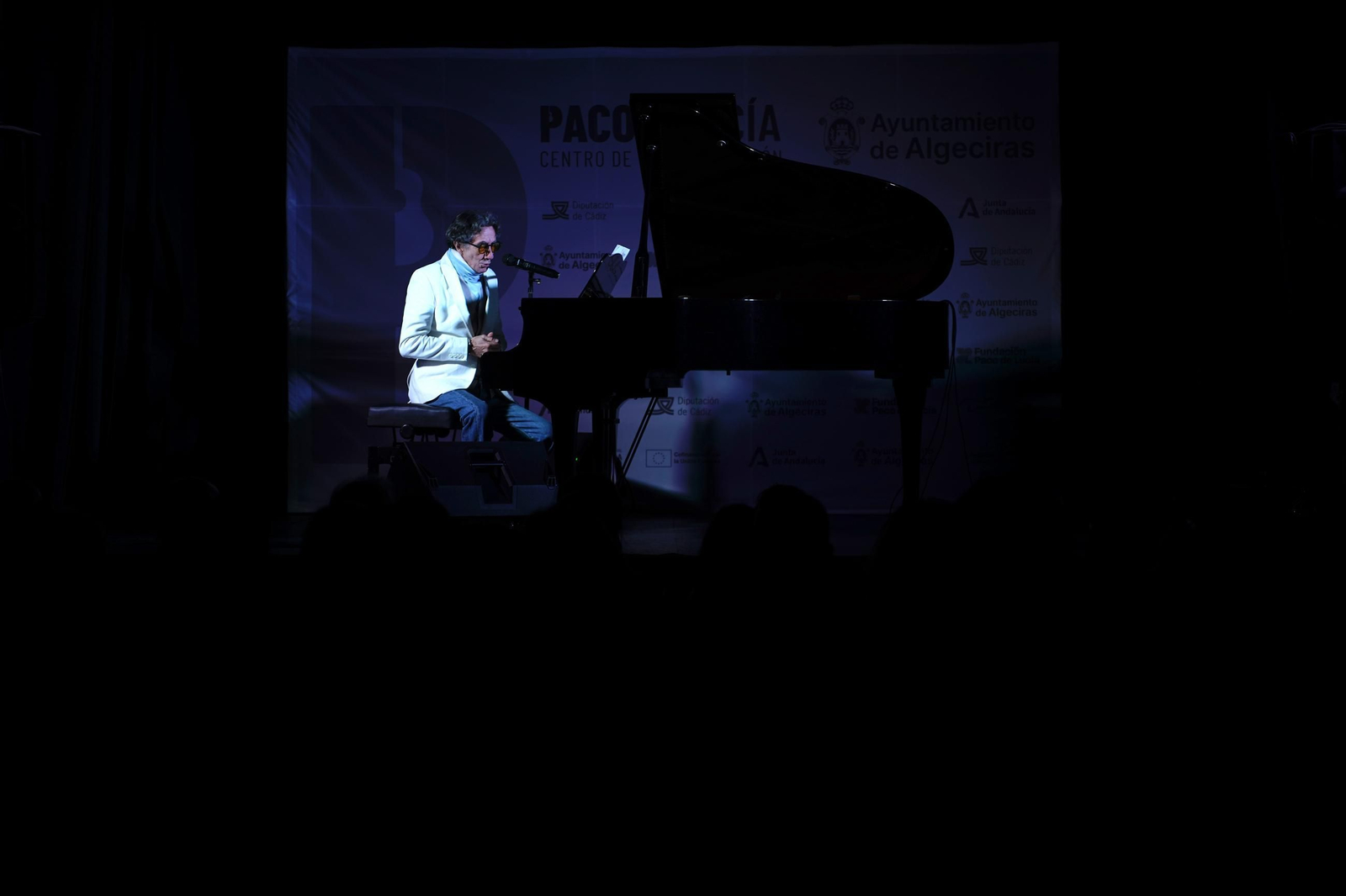 Fotos del concierto "Va por tí, Paco de Lucía" de Arturo Pareja Obregón en Algeciras