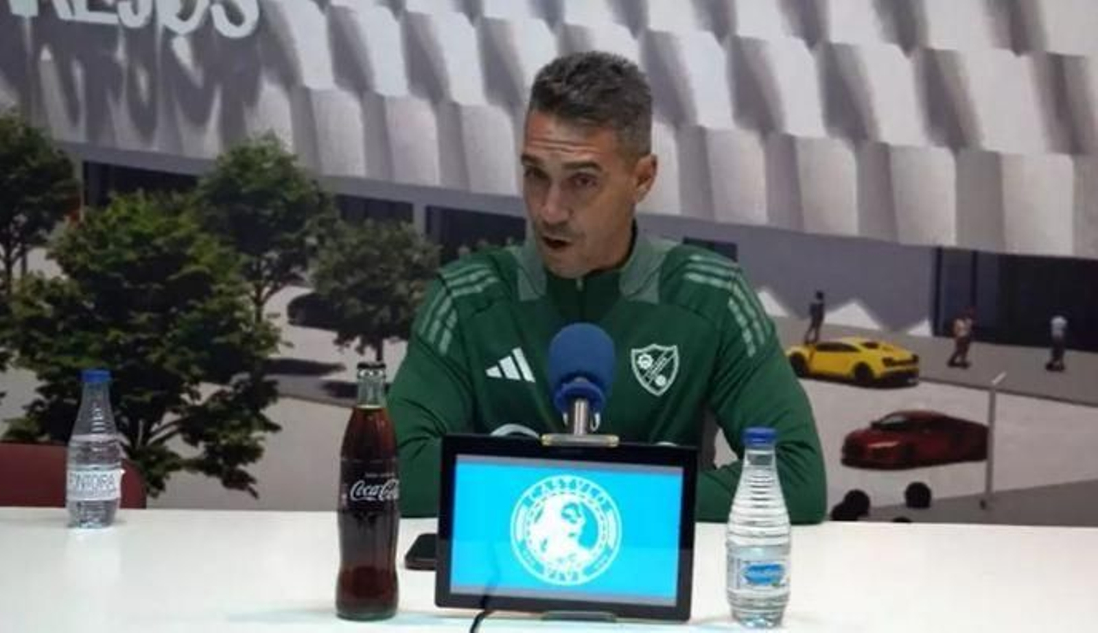 El entrenador del Linares Deportivo, Juan Antonio Milla, en rueda de prensa El entrenador del Linares Deportivo, Juan Antonio Milla, en rueda de prensa