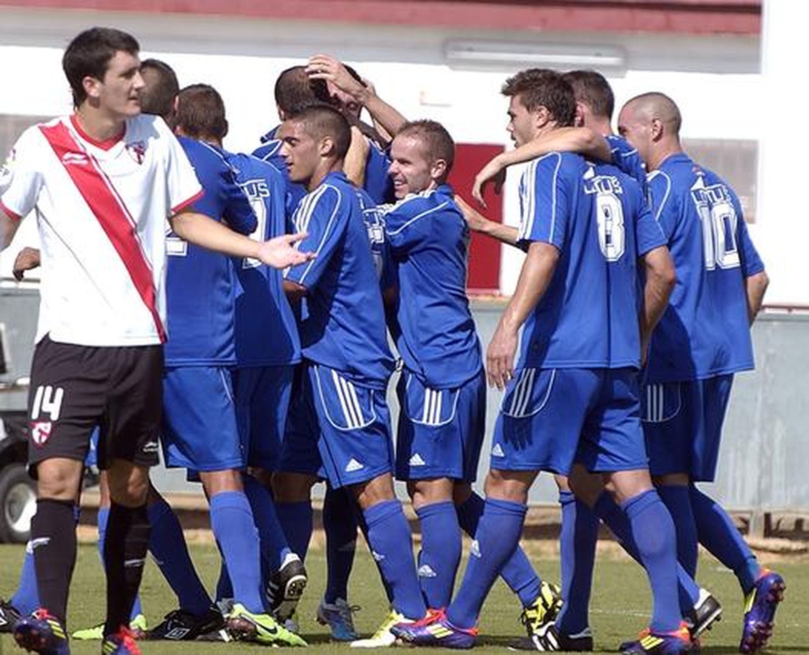 La Balona golea al Sevilla Atlético y es más líder. 

Foto: Manuel Gomez
