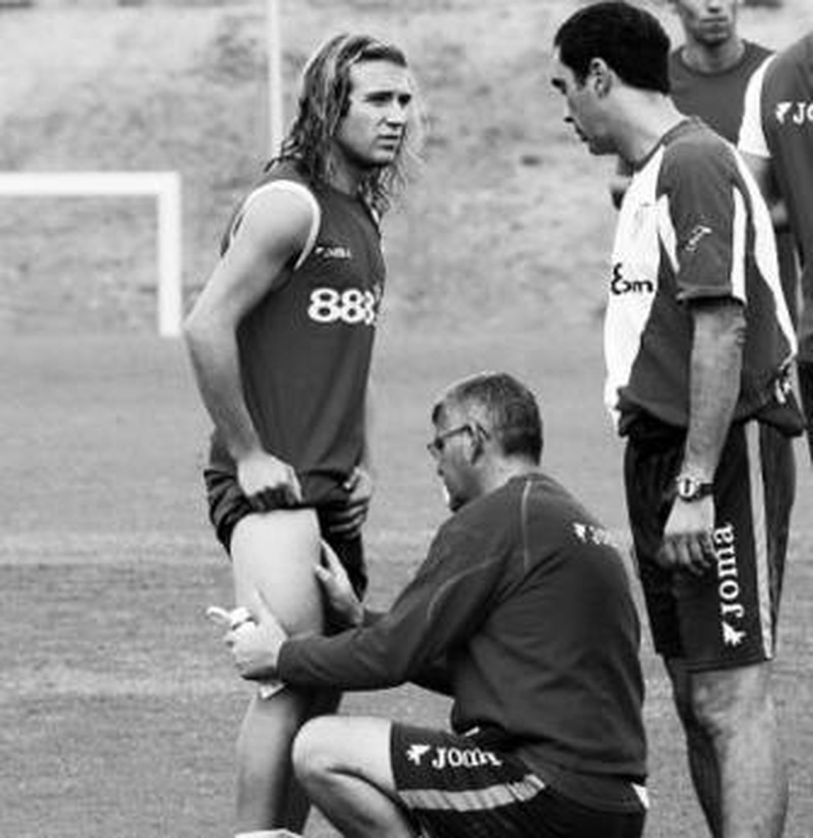 Jiménez pregunta a Renato.