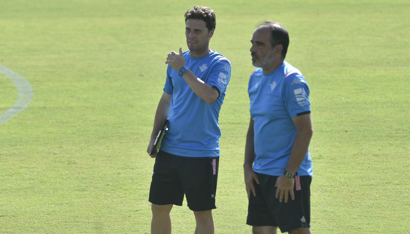 Rubi dialoga con su segundo, Jaume Torras, durante un entrenamiento.