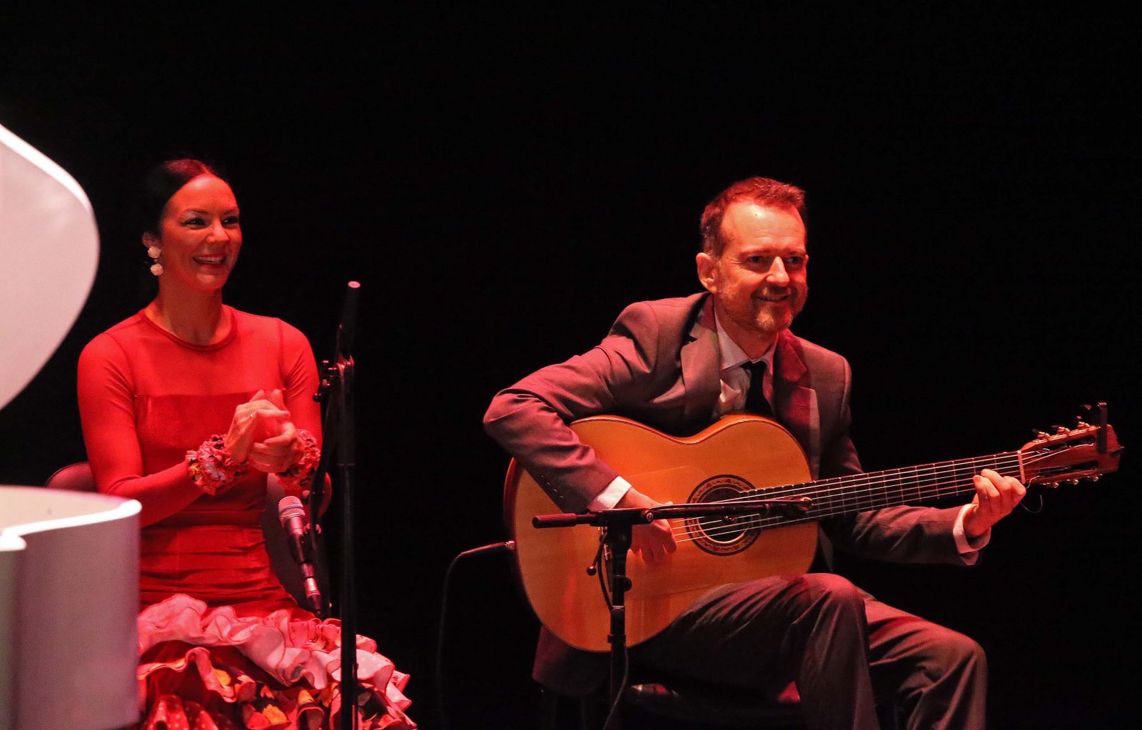 El concierto de Diego Valdivia en el teatro Florida, en imágenes