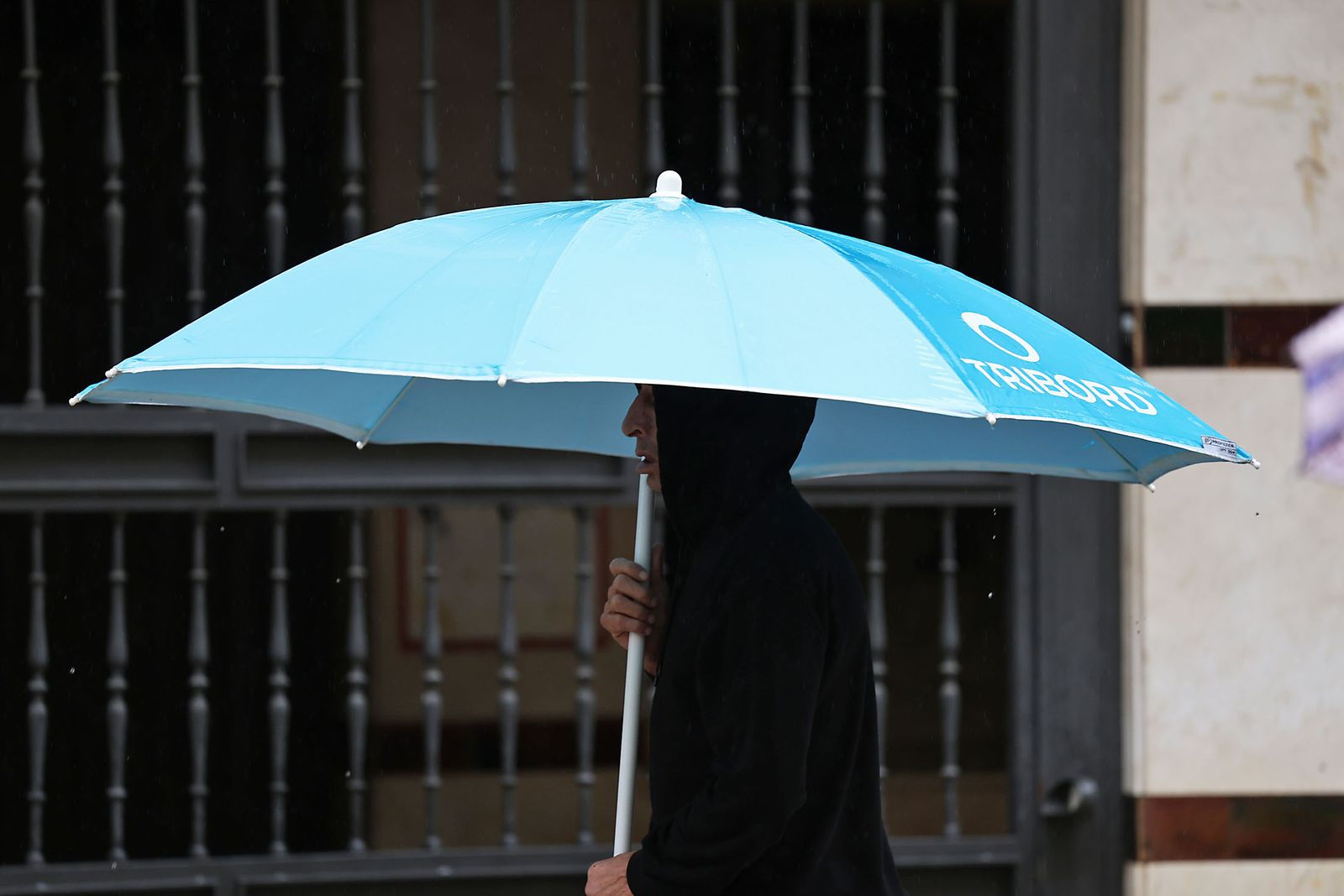 Imágenes de la lluviosa mañana en Huelva