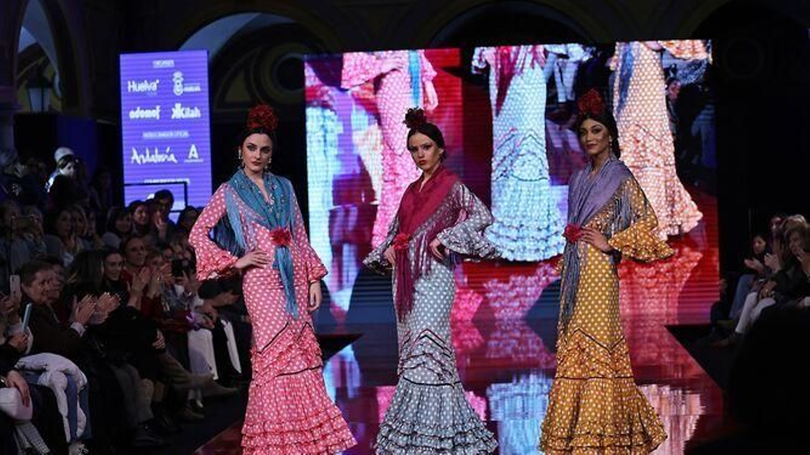 Lunares, comodidad y mantoncillos: Estas son las tendencias para los trajes de flamenca de romerías y ferias