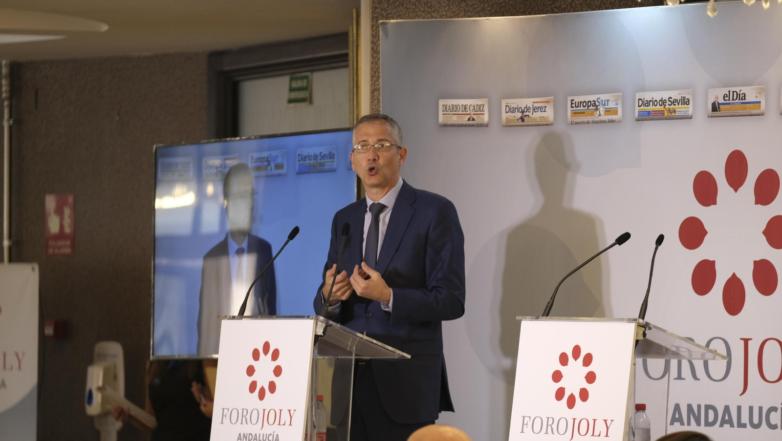 Imágenes del Foro Joly en Almería, con el Gobernador del Banco de España, Pablo Hernández de Cos