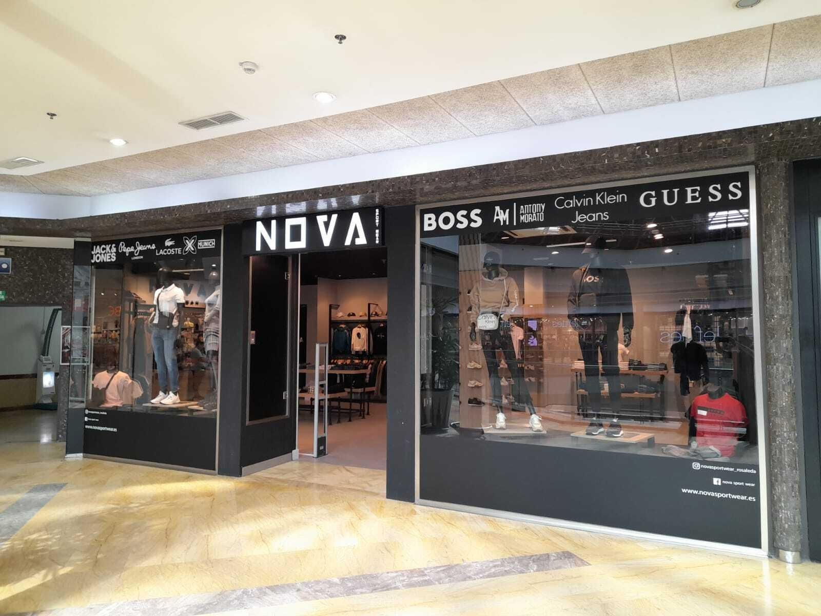 Nova Sport Wear abre una nueva tienda en el centro comercial Rosaleda.