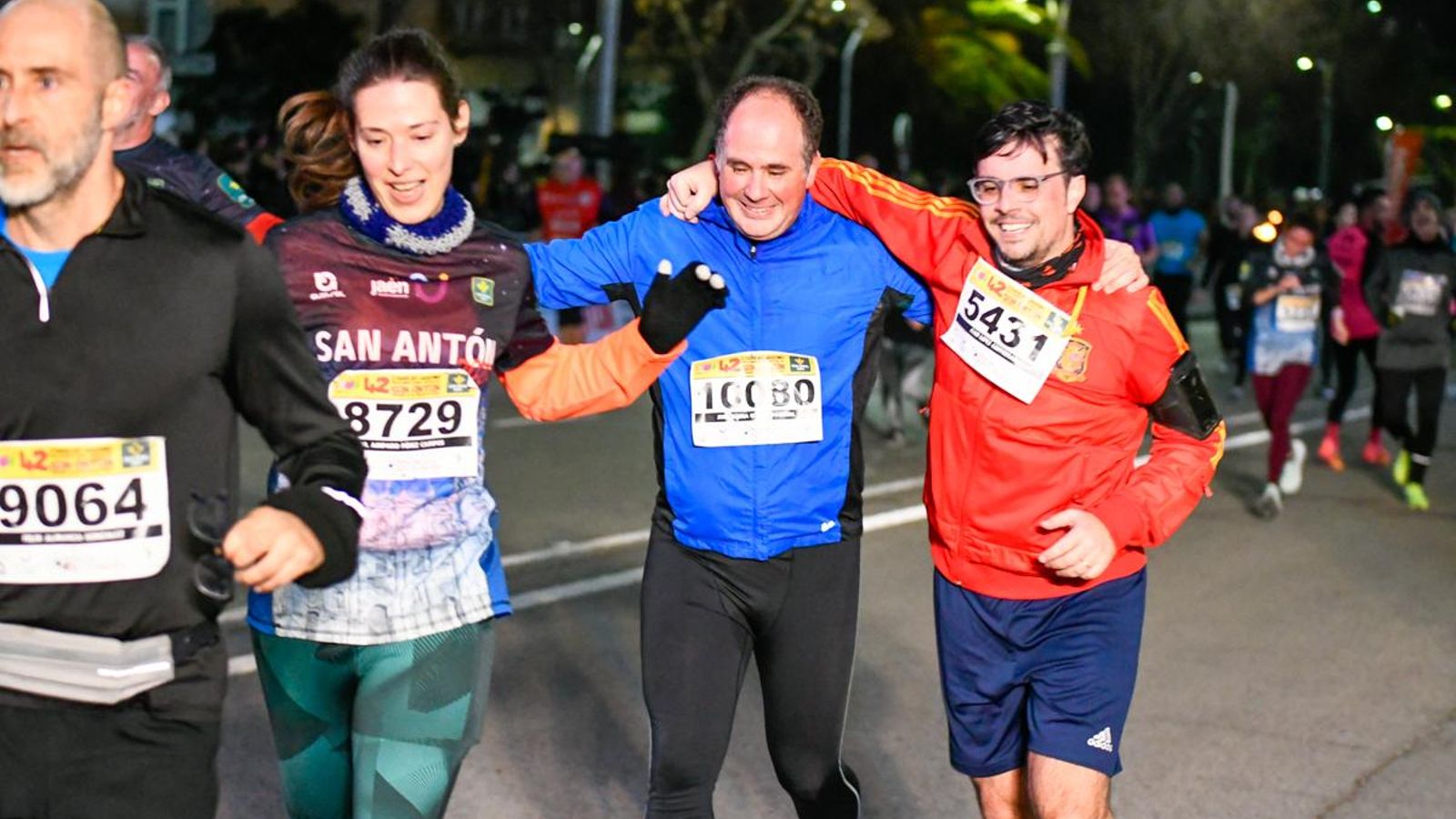 En imágenes: búscate en tu llegada a meta de la Carrera de San Antón 2025 (10)