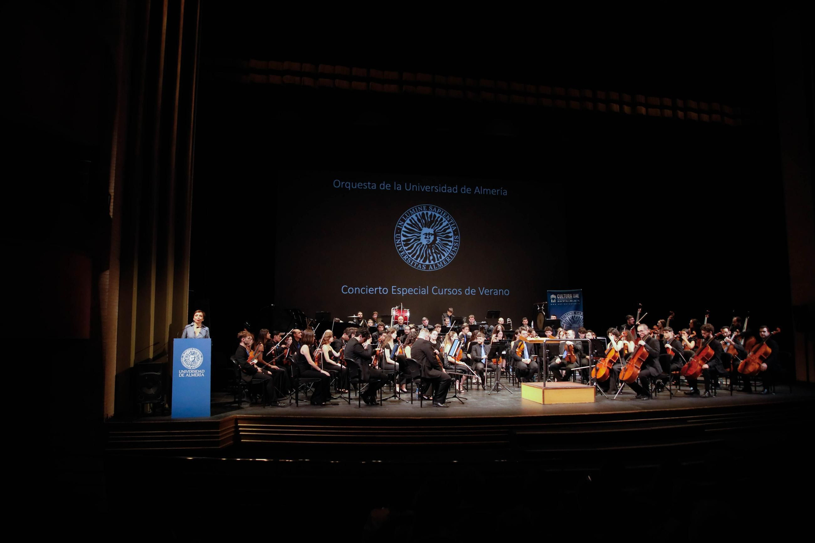 El concierto de la Orquesta de la UAL en el Auditorio Maestro Padilla, en imágenes