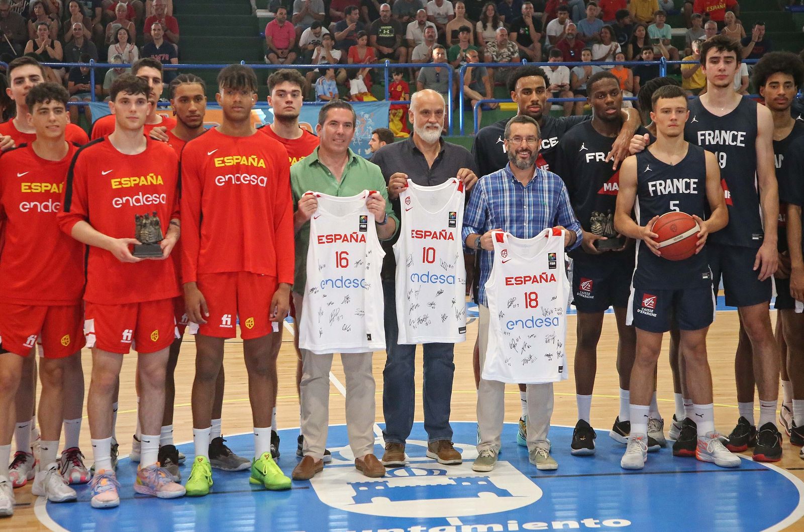 Fotos de la jornada final del Torneo Internacional de Baloncesto U-20 en La Línea