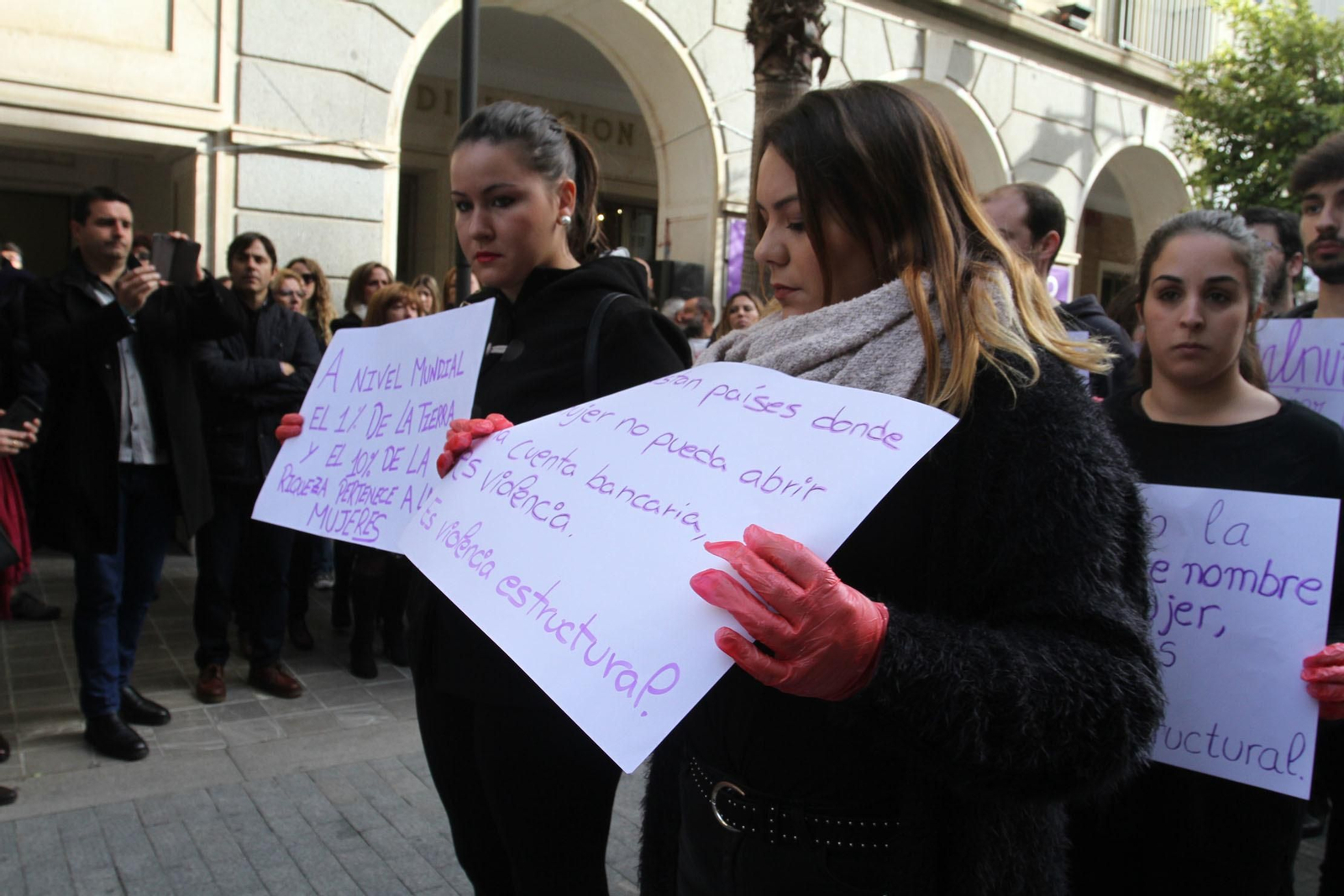 Lectura de manifiesto de violencia contra la mujer