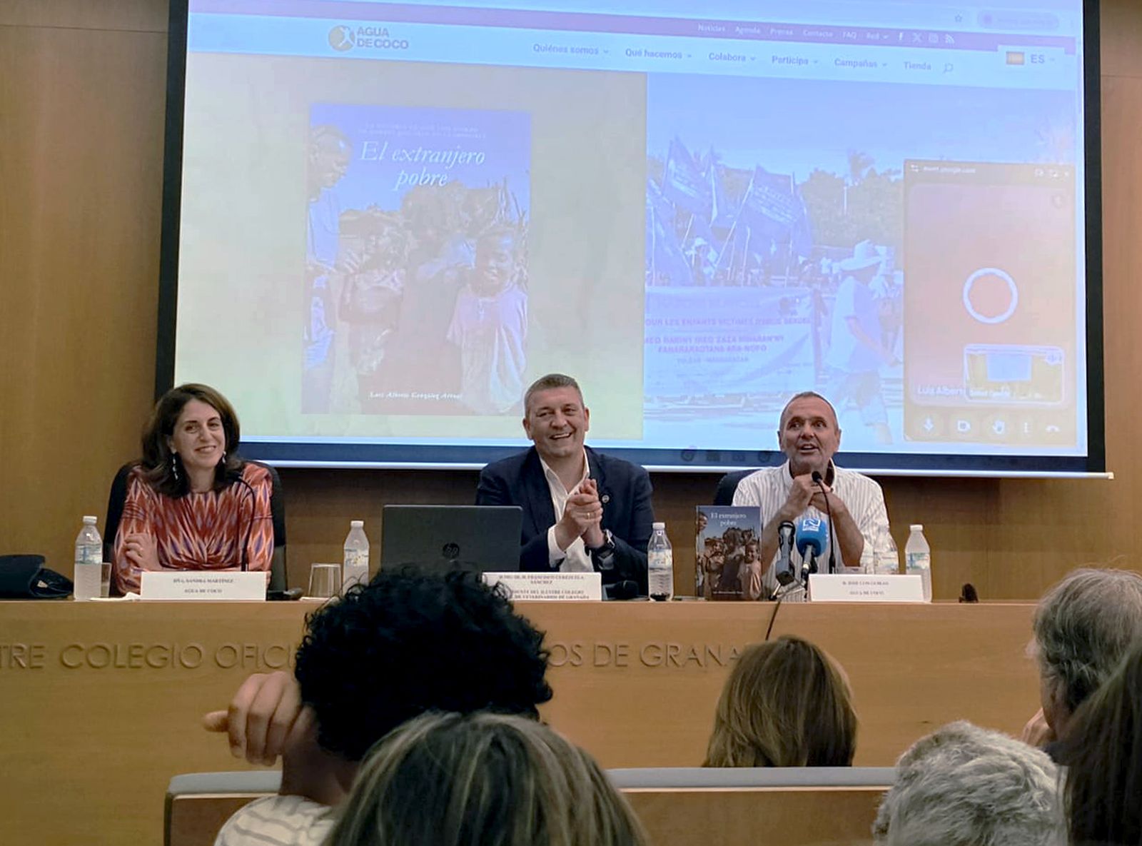 Jose Luis Guirao presenta el libro autobiográfico “El extranjero pobre”, escrito por Luis Alberto González Arenas, en el Colegio Oficial de Veterinarios de Granada.