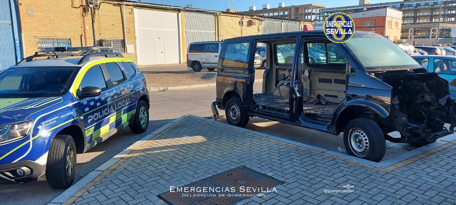 La furgoneta recuperada por los agentes.