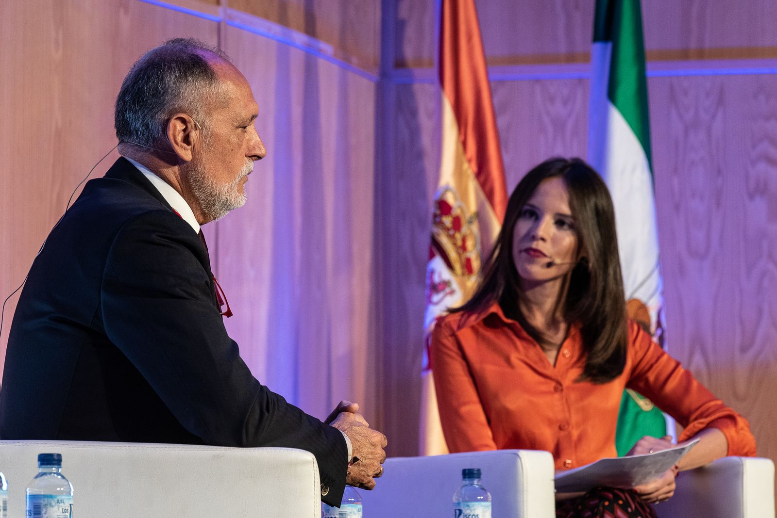 Imágenes de la presentación de la memoria de Aiqbe