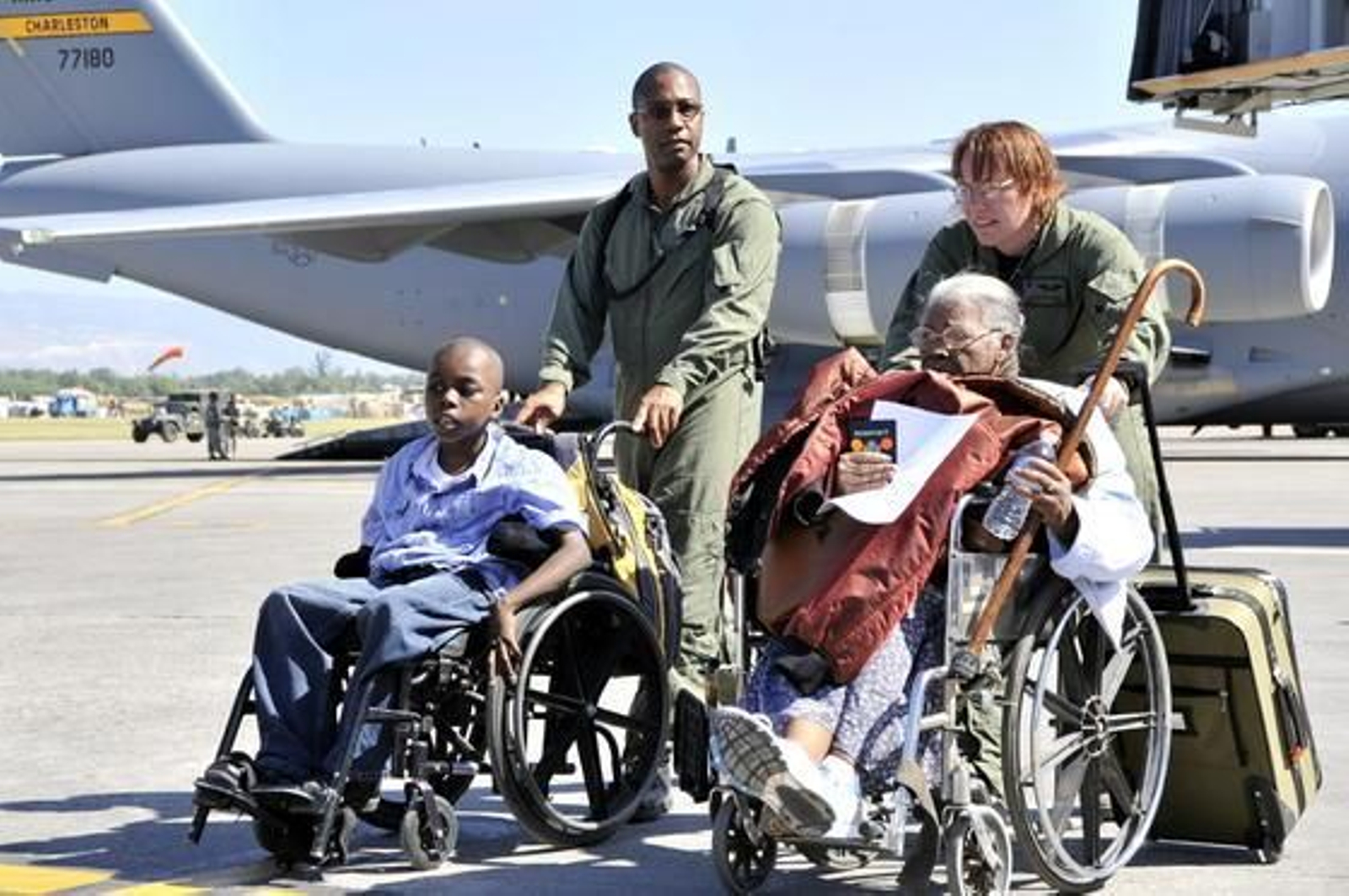 La comunidad internacional se vuelca en la ayuda hacia la población haitiana. / Reportaje Gráfico: EFE