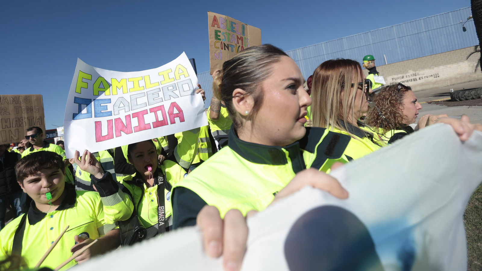 Las fotos de la manifestación de familiares y trabajadores de Acerinox