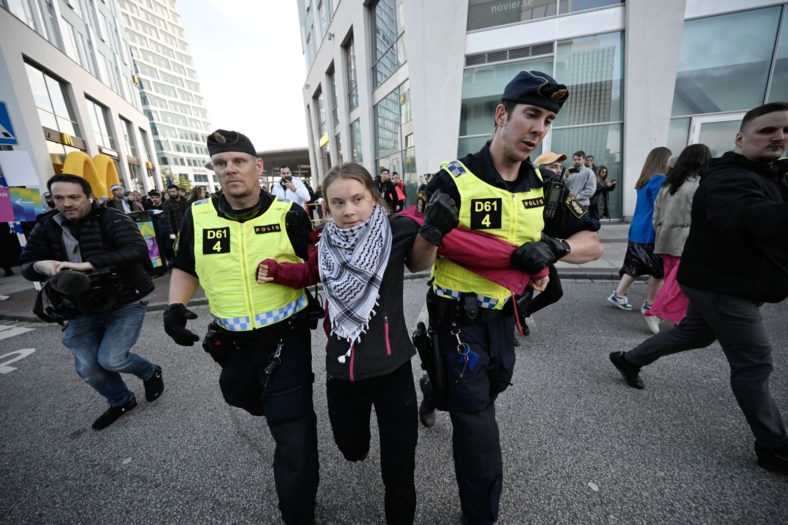 Greta Thunberg, detenida durante la protesta contra Israel.