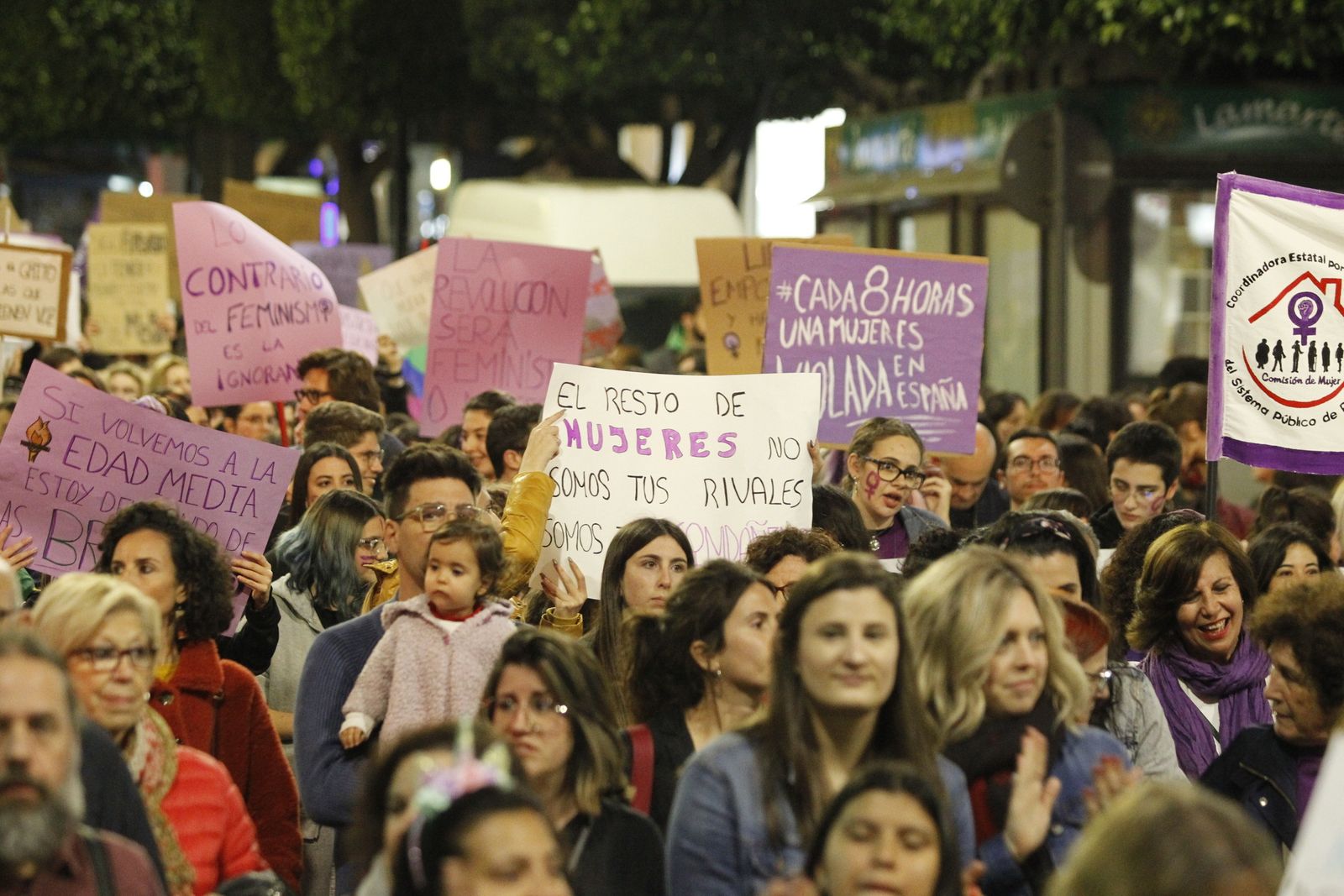 Fotogalería manifestación Día Internacional de la Mujer en Almería