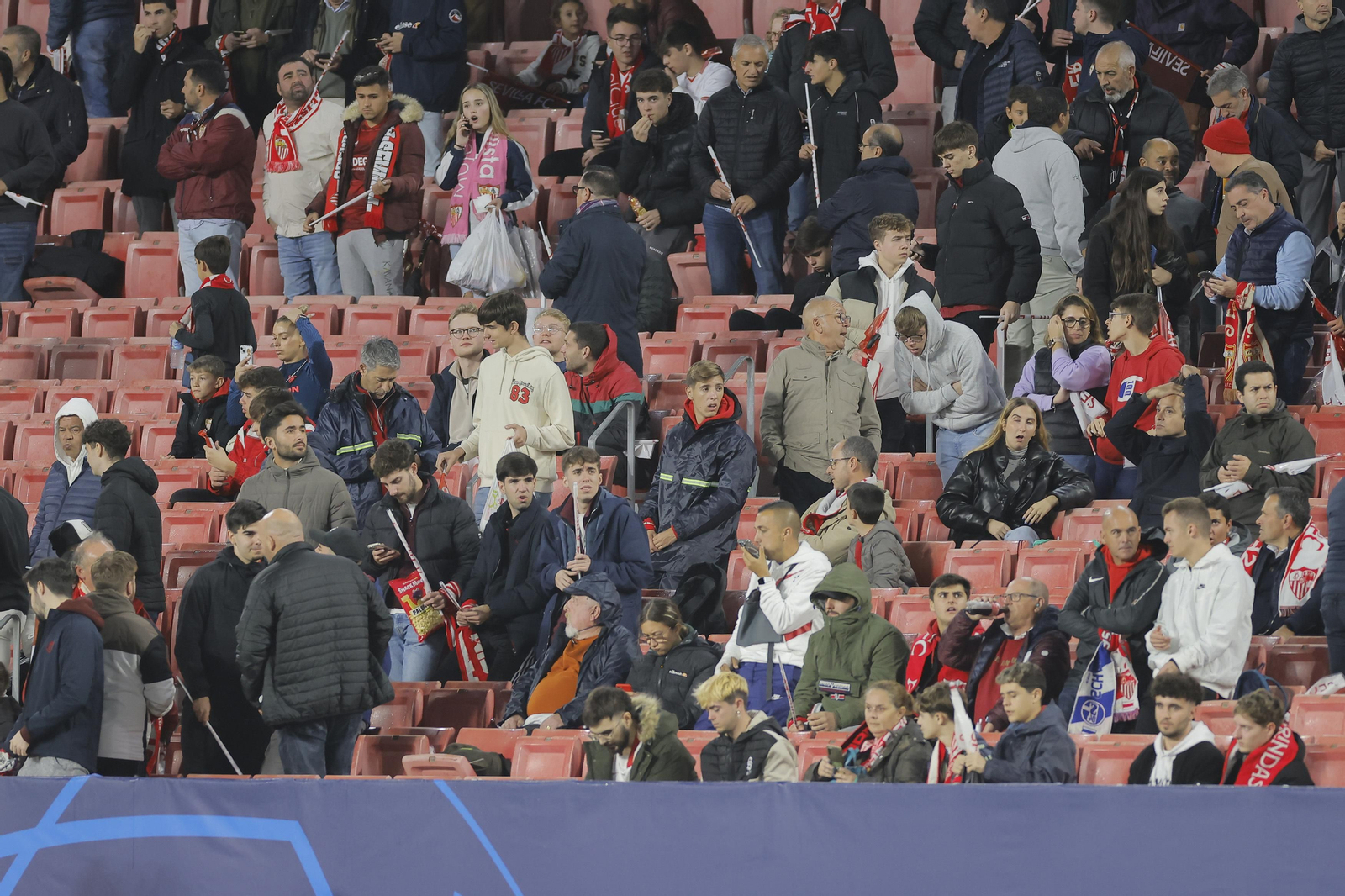 Búscate en las fotos del Sevilla Fc- PSV