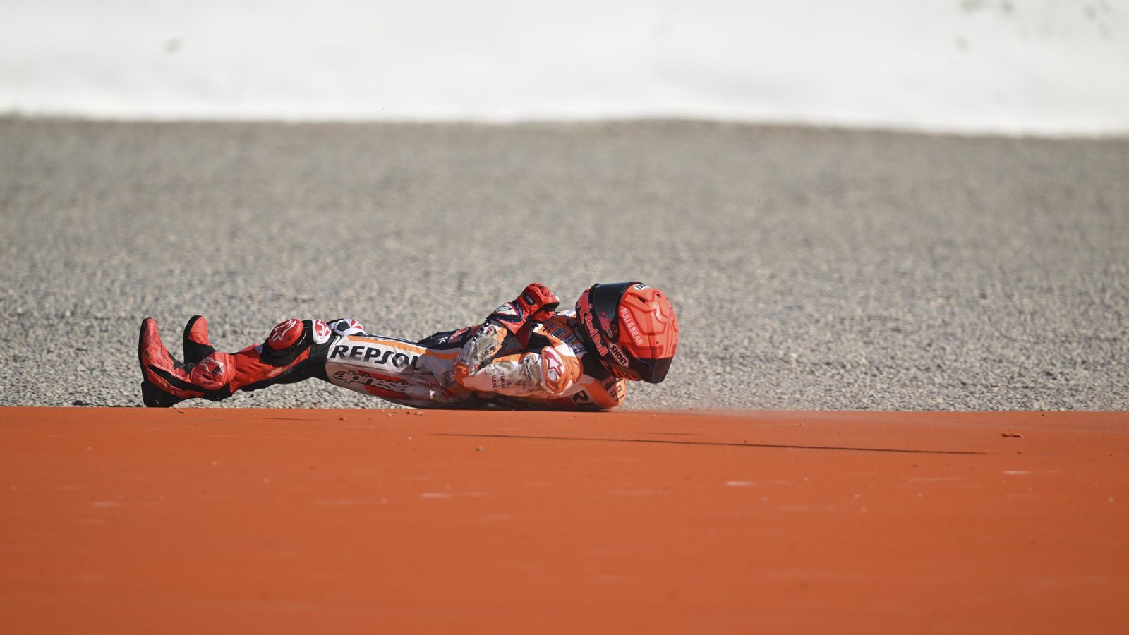 Márquez se fue al suelo dos veces.