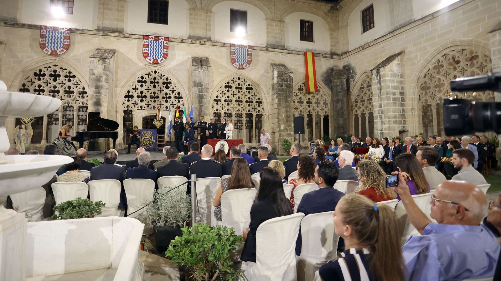 Entrega de medallas de la Asociación Santo Ángel de la Policía Nacional de Jerez