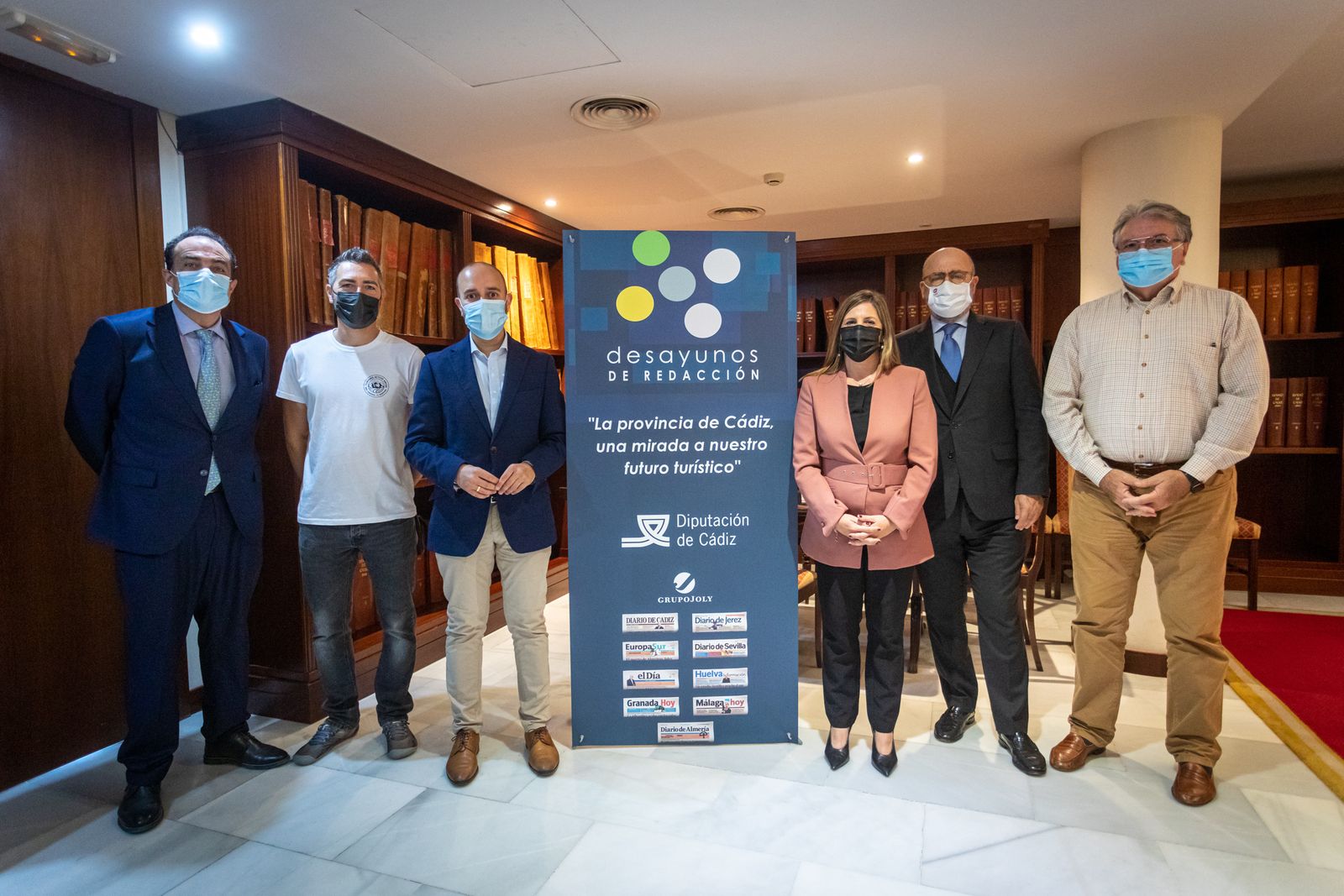 De izquierda a derecha, David Fernández, José Manuel Gago, Carlos García, Irene García, Carlos Rosado y Juan Antonio Valle.